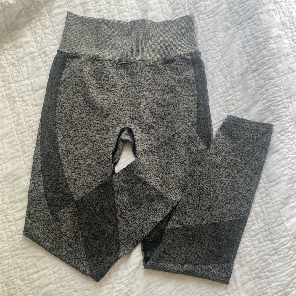 Small VS-Pink Dark Grey Leggings